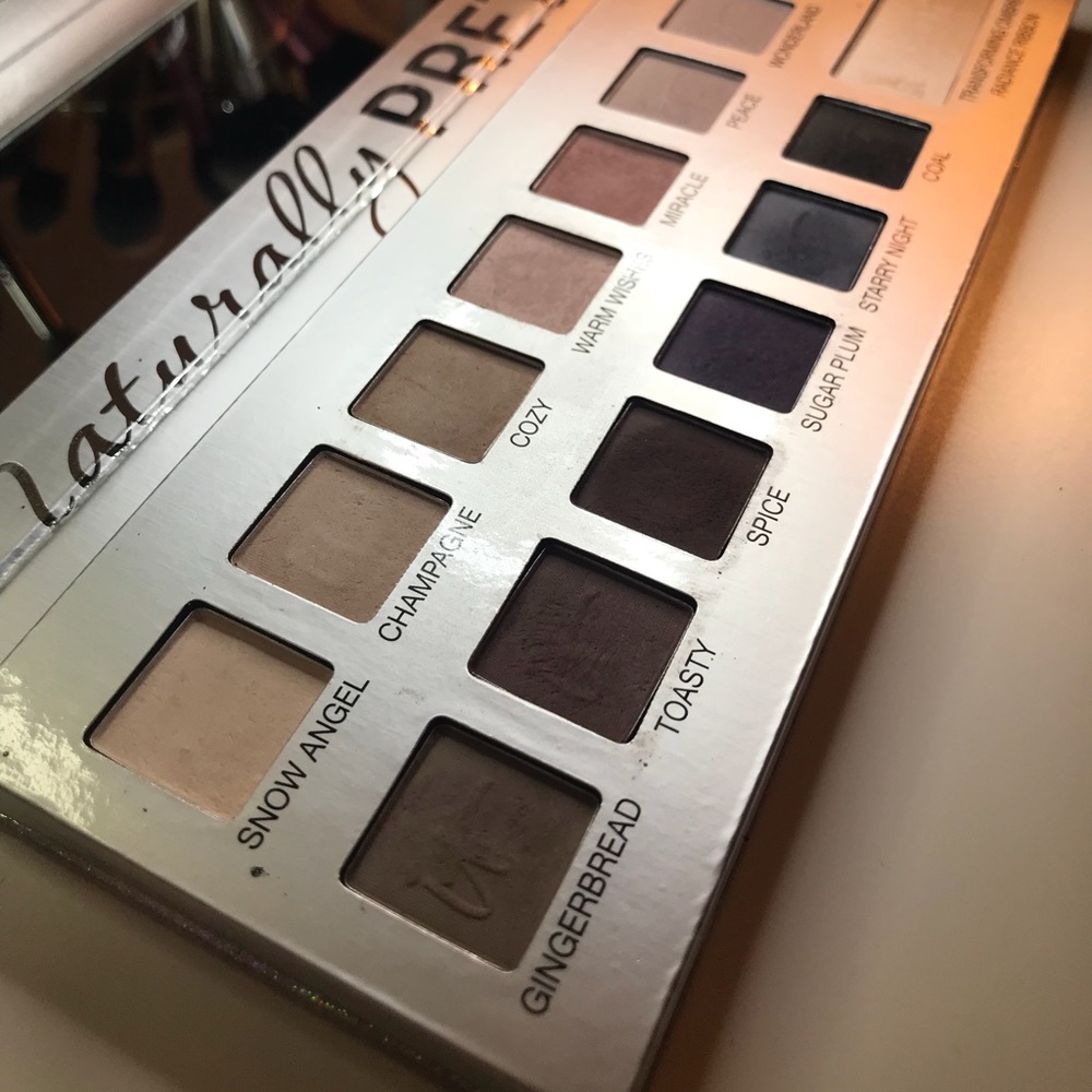 It Cosmetics eyeshadow palette bundle(gently used) - Picture 3 of 4